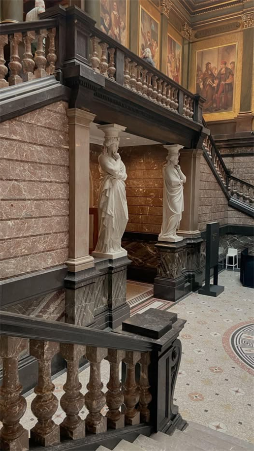 Hlboká dekorácia vás zavedie do európskej architektúry