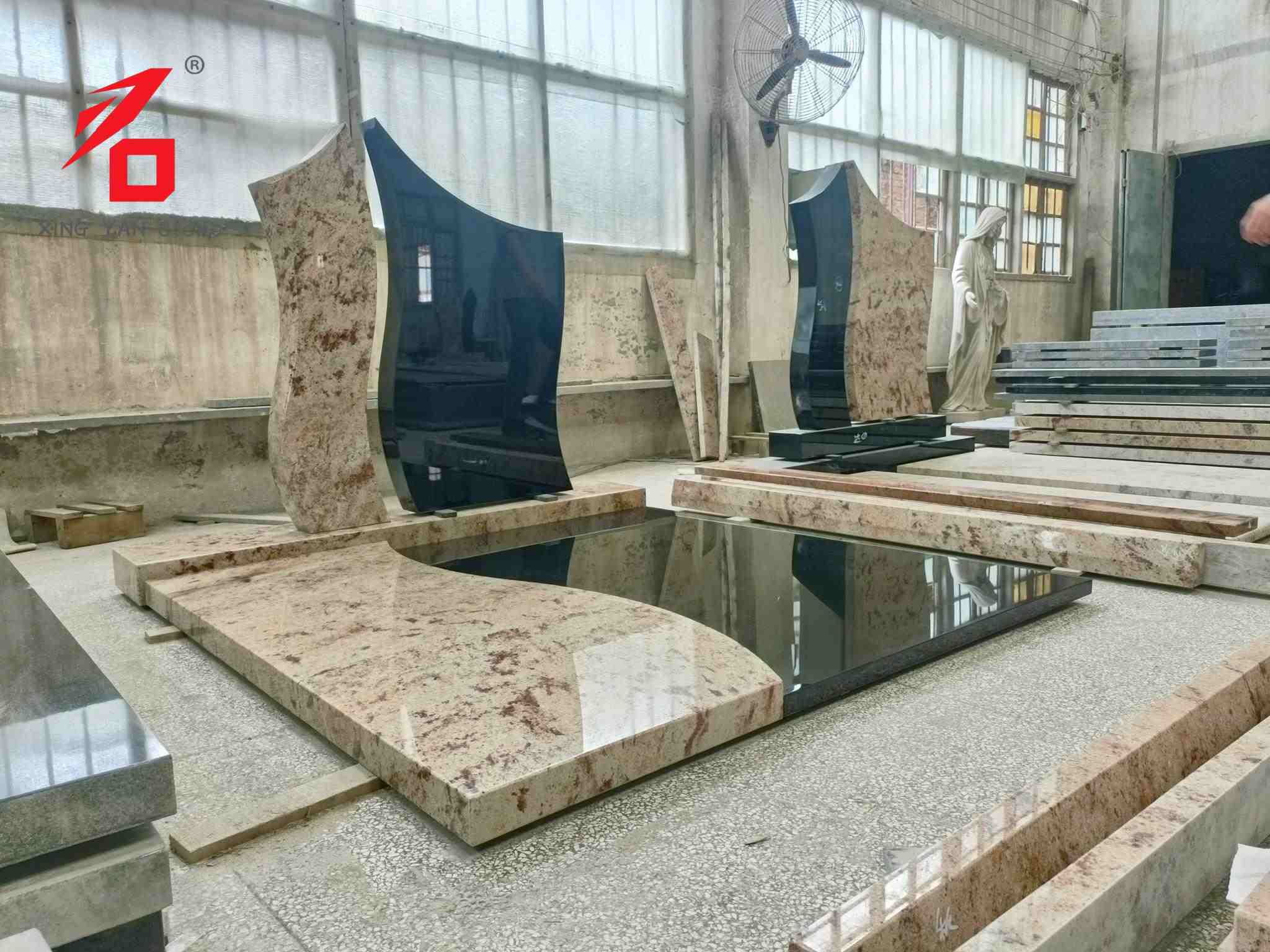 Austrálsky umelecký sochársky náhrobok