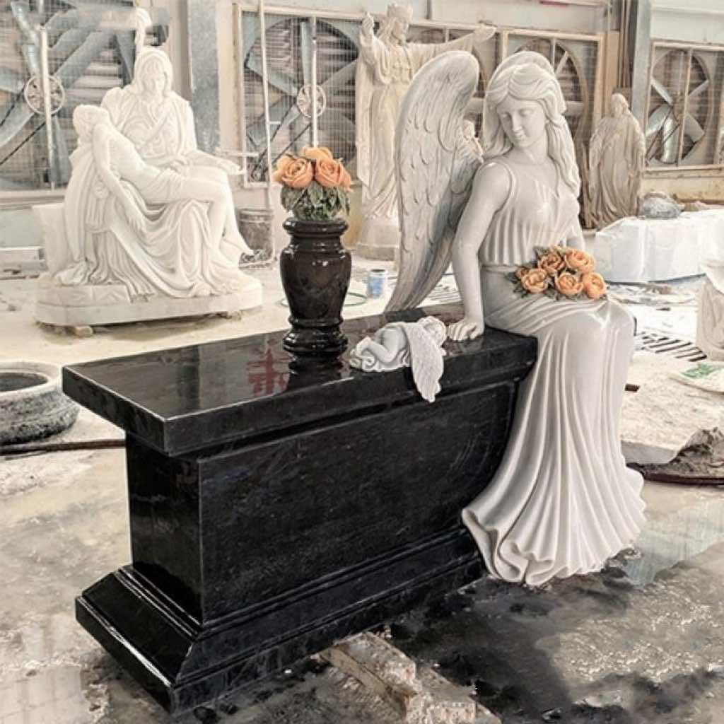 Mramorový náhrobný kameň anjela strážcu Xingyan