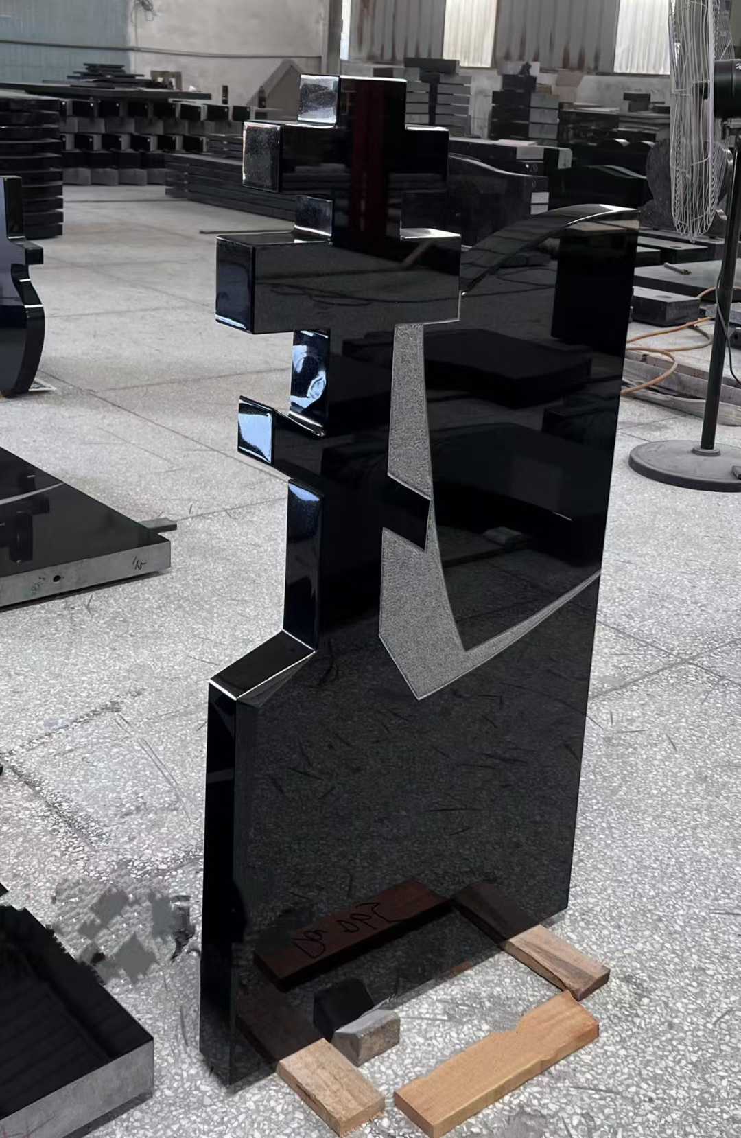 Kreatívny geometrický čierny náhrobok Xingyan